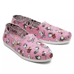 NWT TOMS X Peanuts Alpargata Pink Snoopy Print Limited Edition Slip-Ons